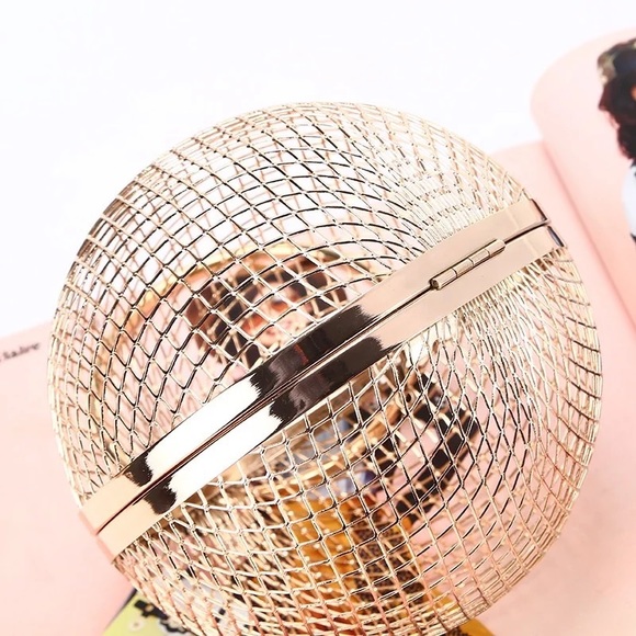 Gold Circle Clutch Purse - Picture 3 of 3